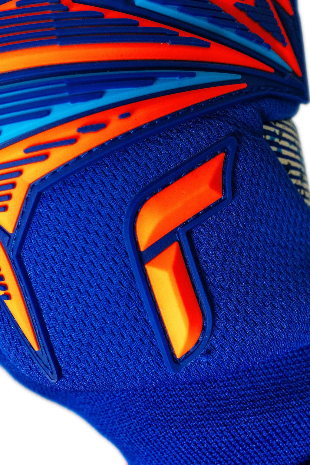 Reusch Attrakt Freegel Fusion Goaliator Goalkeeper Gloves
