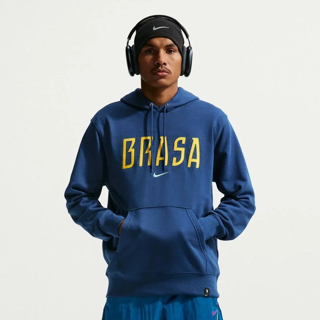 Nike 2026 Brazil Men's Club French Terry Pullover Hoodie
