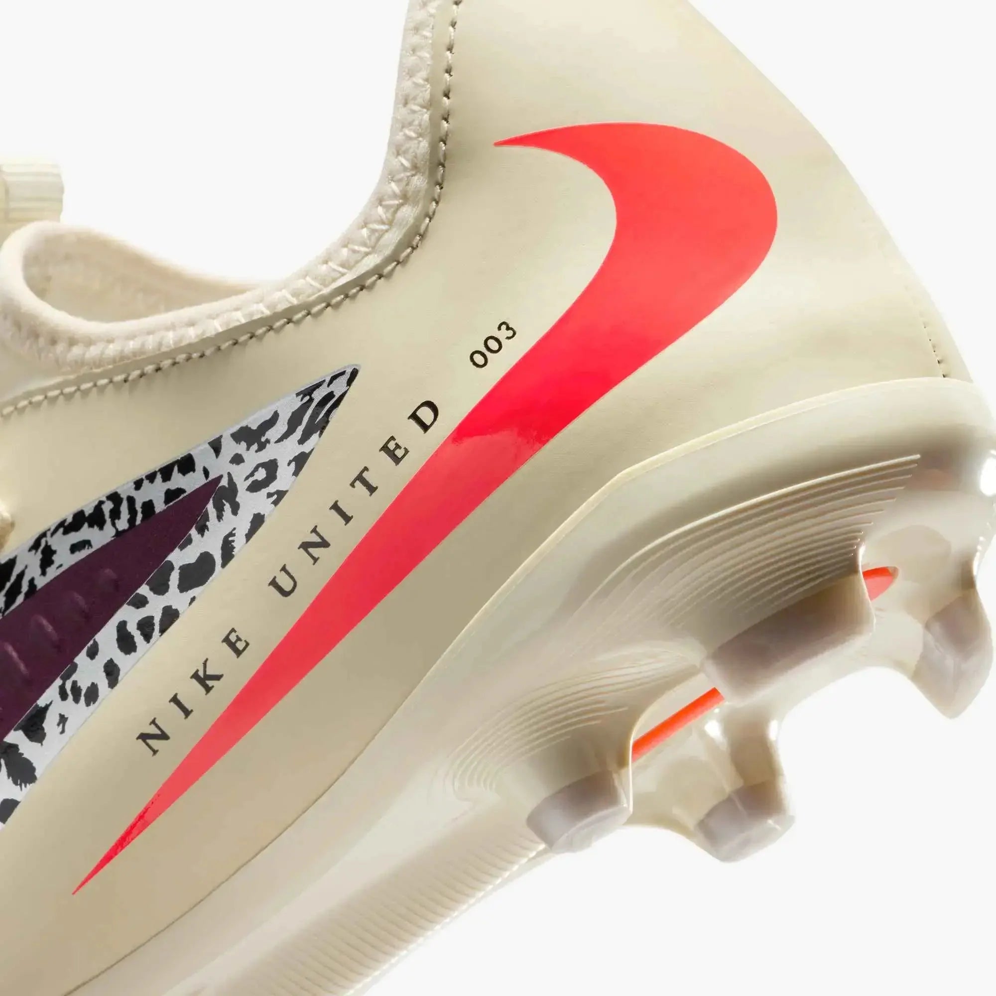 Nike Junior Phantom 6 Low Academy NU3 Firm/Multi Ground Soccer Cleats - United NU3 Pack (SU26)