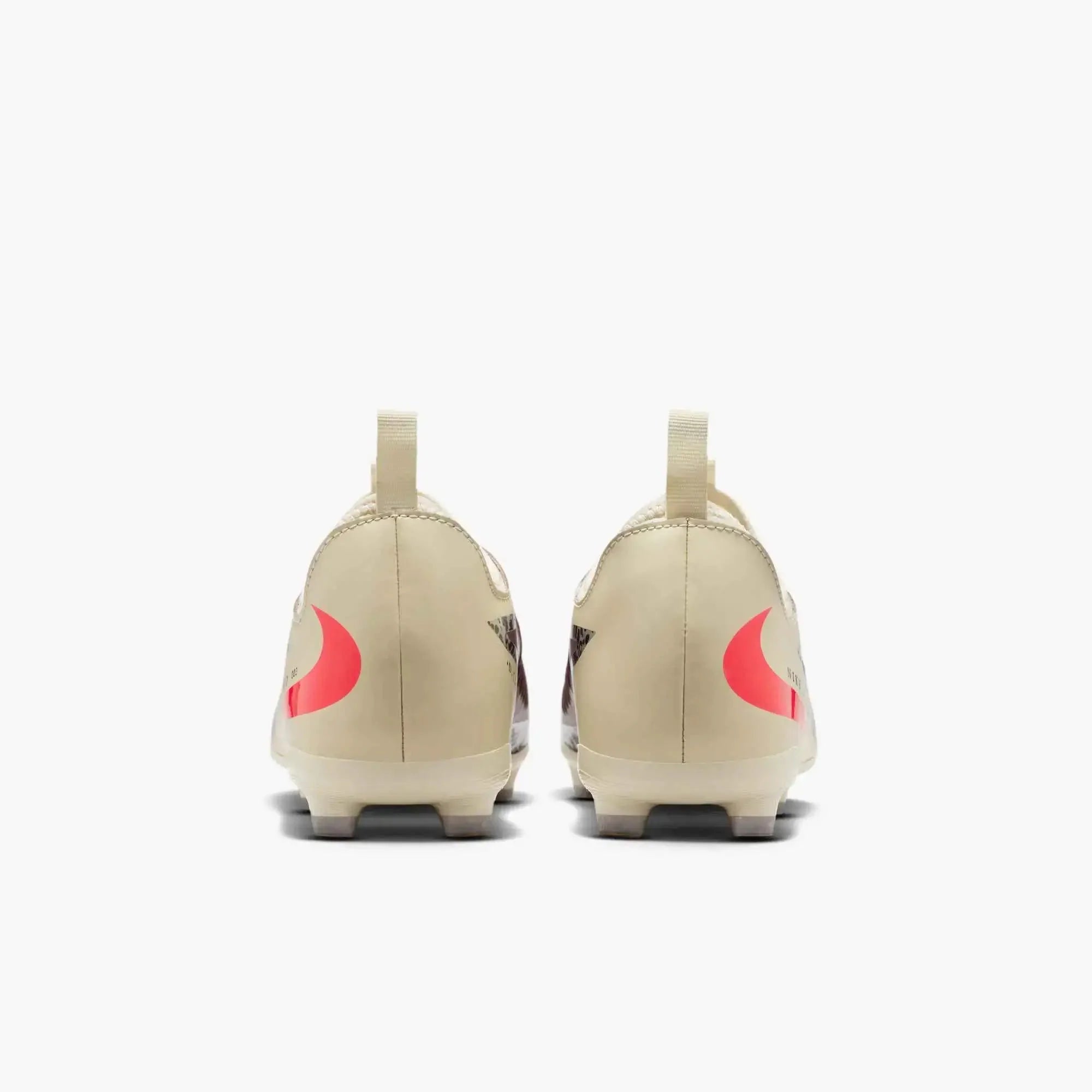 Nike Junior Phantom 6 Low Academy NU3 Firm/Multi Ground Soccer Cleats - United NU3 Pack (SU26)