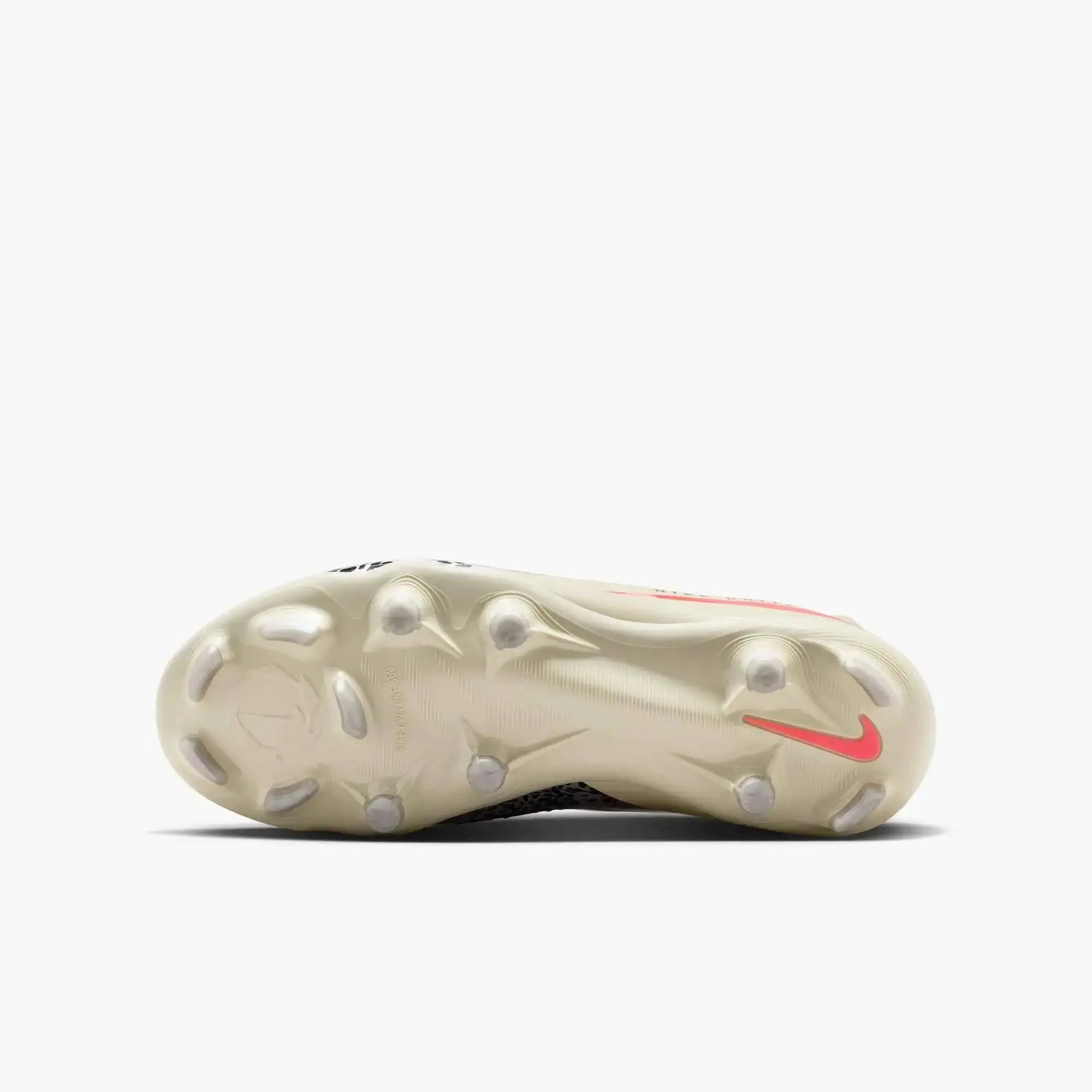 Nike Junior Phantom 6 Low Academy NU3 Firm/Multi Ground Soccer Cleats - United NU3 Pack (SU26)