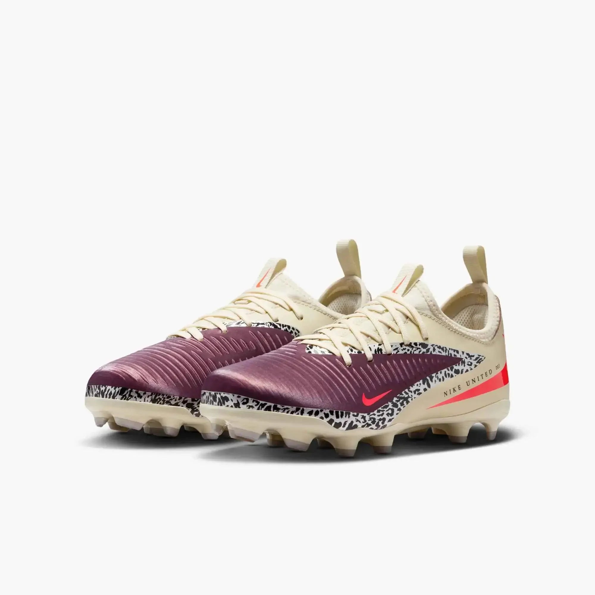 Nike Junior Phantom 6 Low Academy NU3 Firm/Multi Ground Soccer Cleats - United NU3 Pack (SU26)