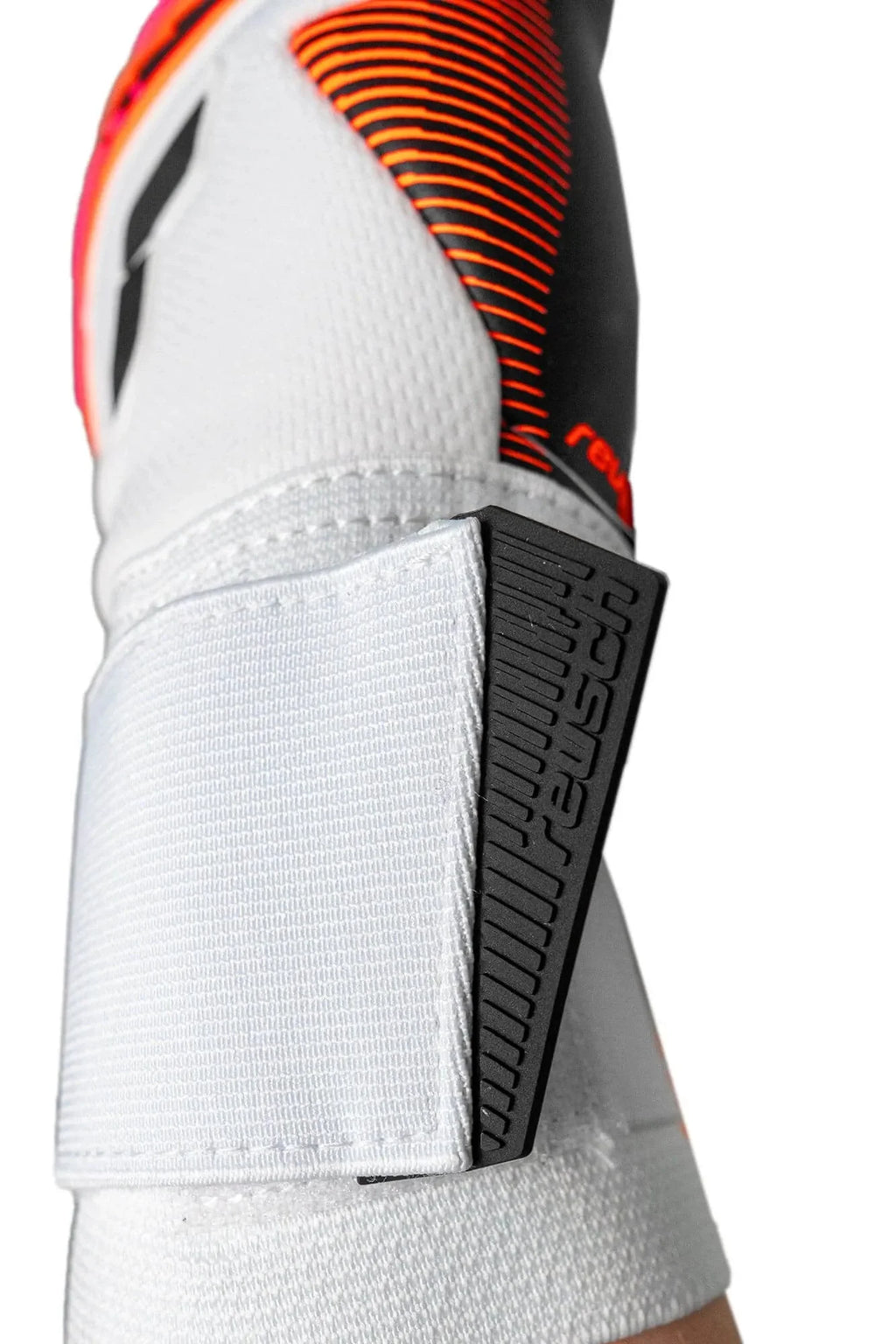 Reusch Attrakt Freegel Gold X Goalkeeper Gloves