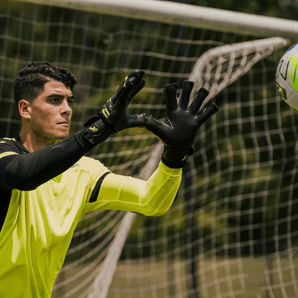 Storelli Gladiator Elite 3.0 with Spine Glove
