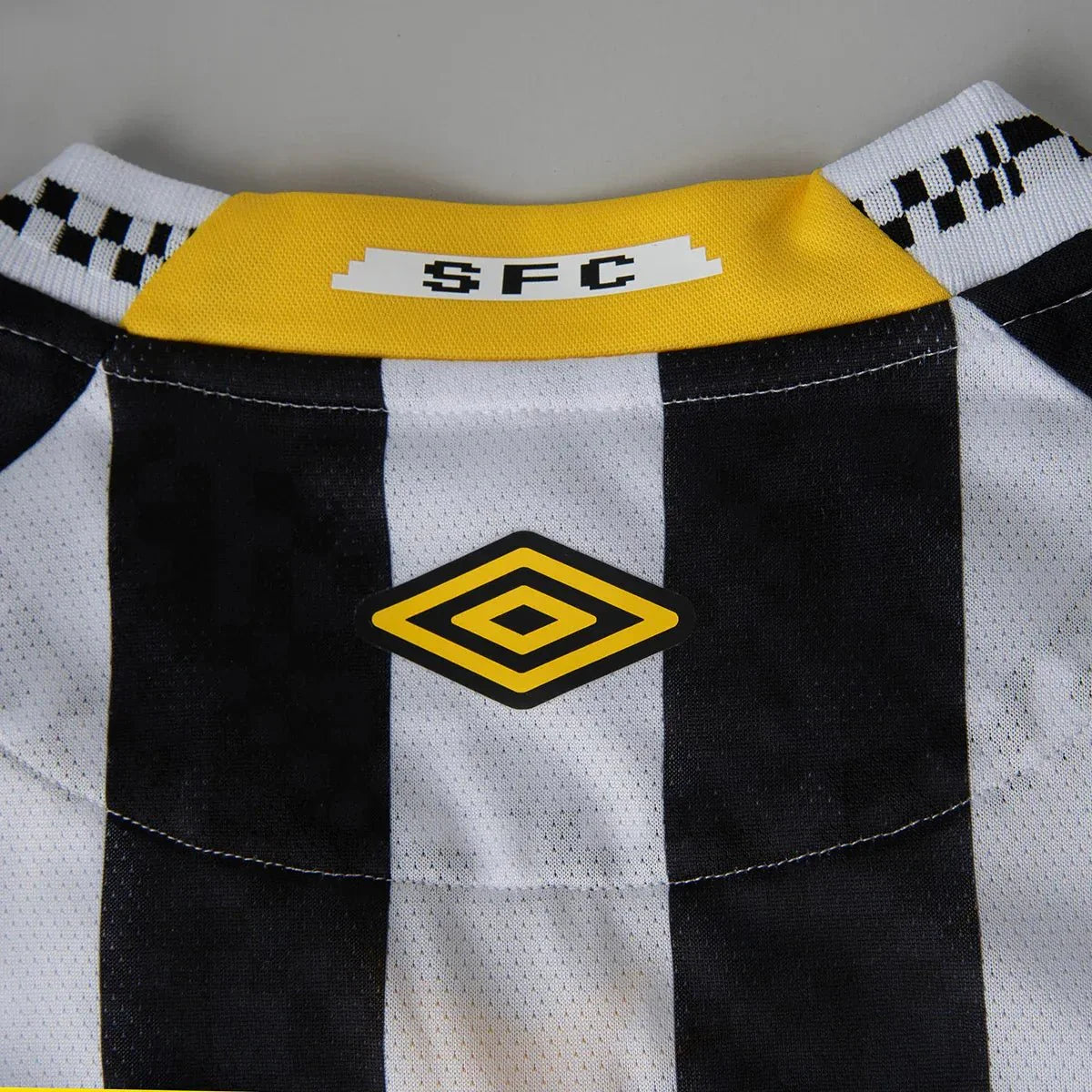 Umbro 2025-26 Santos Men's Stadium Away Soccer Jersey